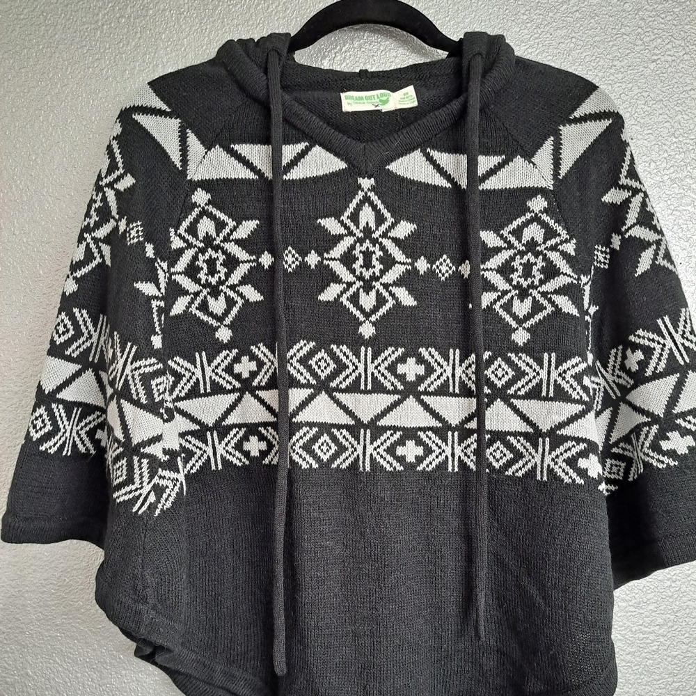 NWT Selena Gomez Dream Out Loud  Hooded Cape   Size M
